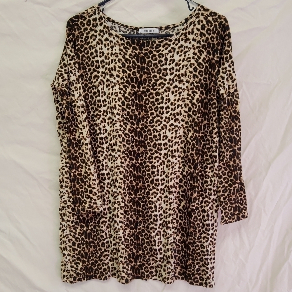 𝅺cherish women's size SM cheetah print tunic excellent condition